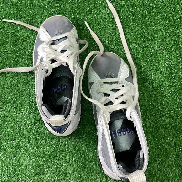 Air Jordan 7 Retro Toddler Shoes - Size 11C, White & Varsity Purple - Picture 7 of 10